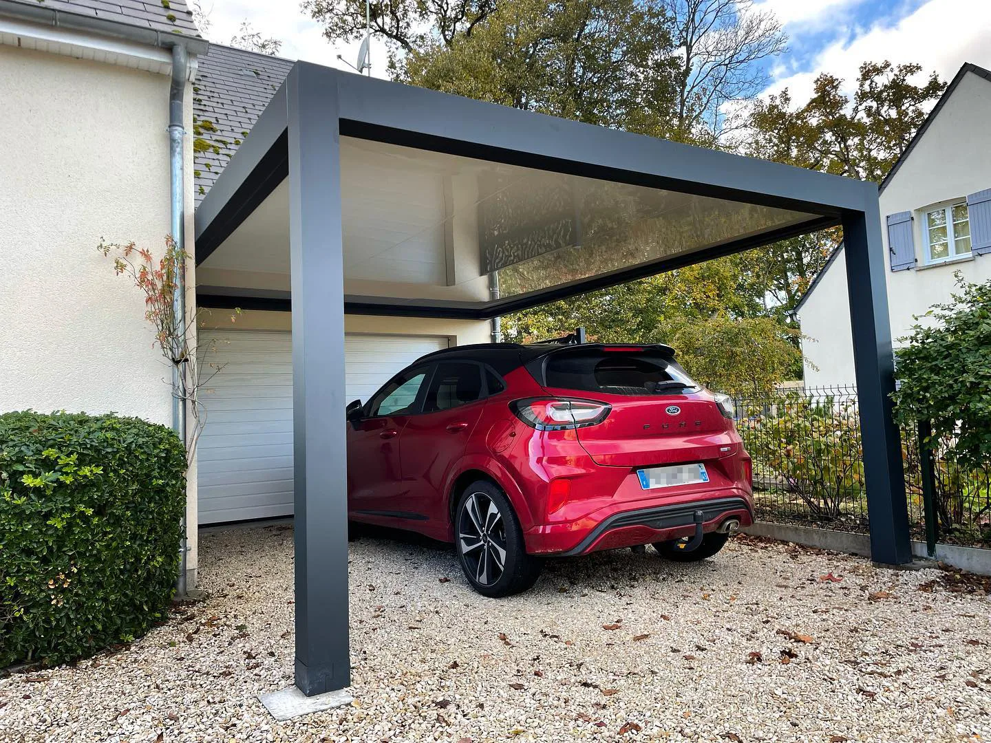 Techo TAF autoportante utilizado como aparcamiento residencial